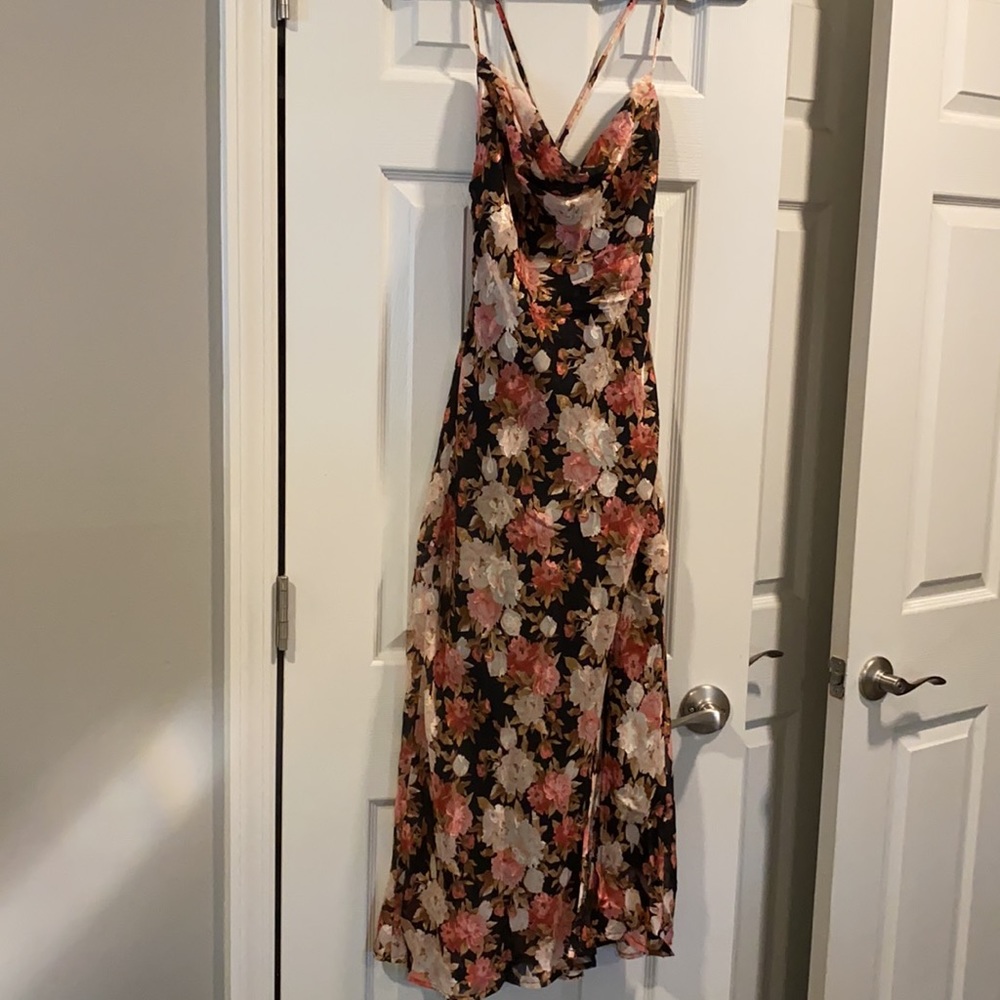 NWT Imparlour Midi Dress. Size M - Picture 8 of 10